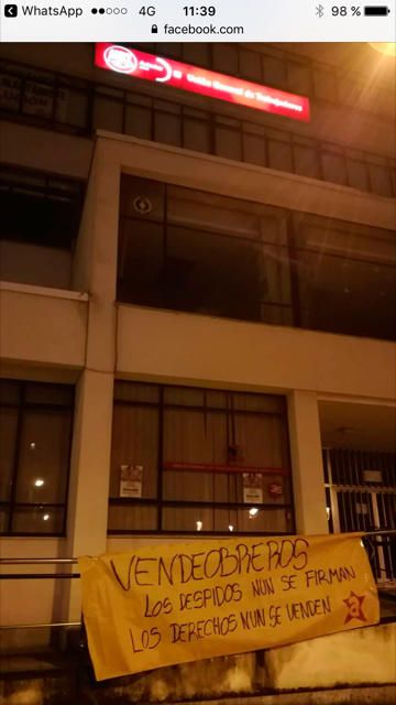 La Casa Sindical de Avilés y numerosas sedes de partidos en toda Asturias amanecen con pancartas de repulsa