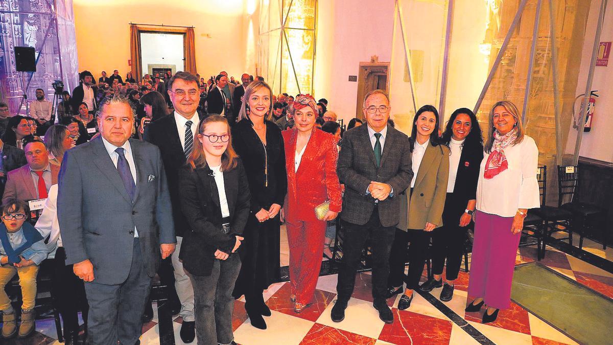 Parte de los protagonistas de la cita celebrada en Santiago, con el alcalde situado cuarto desde la derecha.