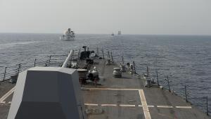 EEUU coloca buques de guerra para defender a Israel en caso de ataque iraní.