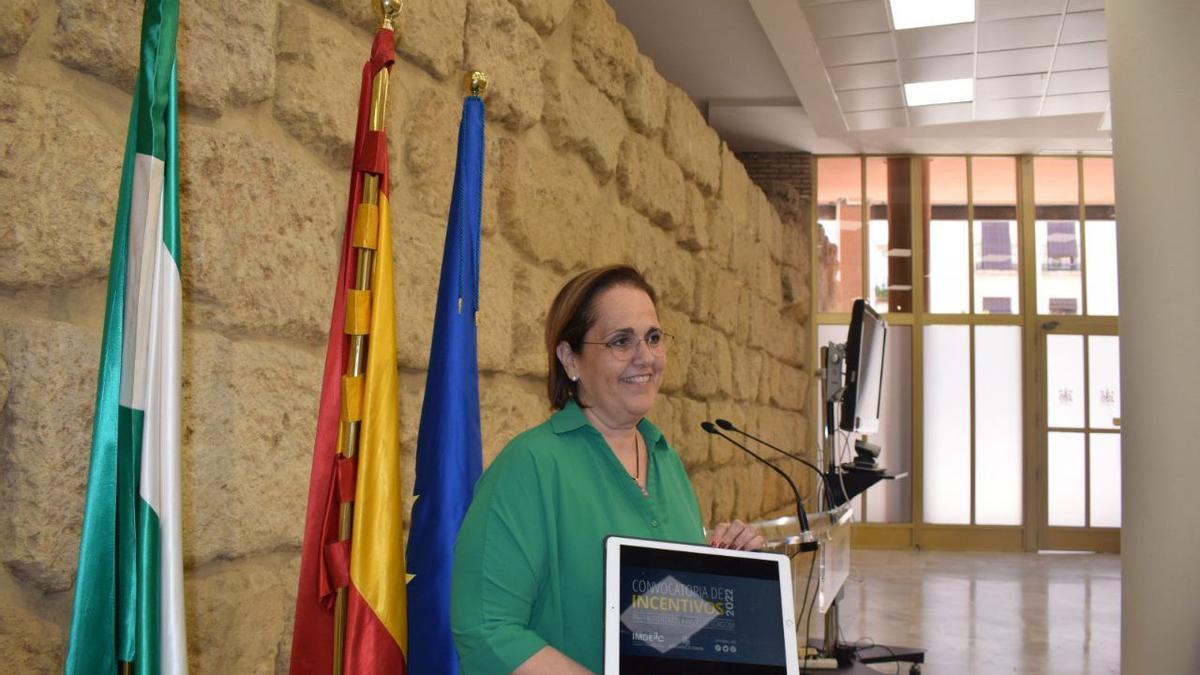 Blanca Torrent, durante la presentación de las dos nuevas convocatorias de ayudas.