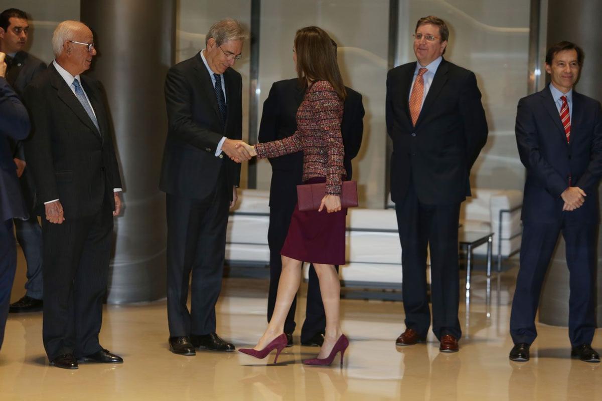 El look de Letizia Ortiz con top de tweed