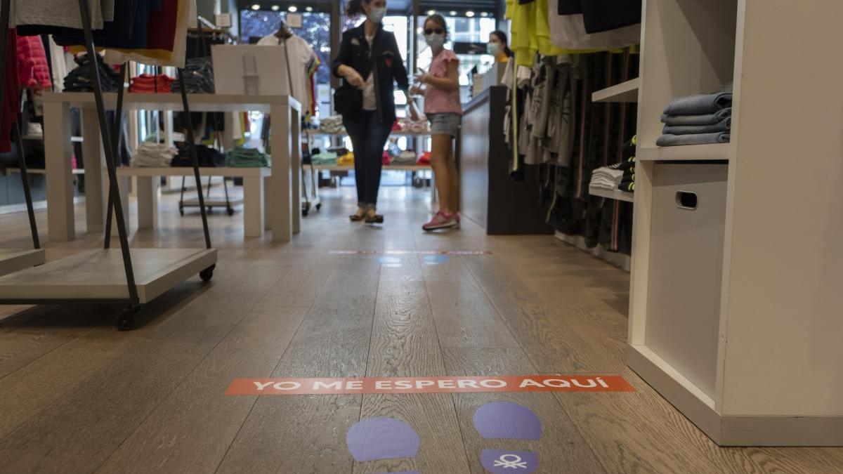 Medidas de prevencion en una tienda de Zamora capital.