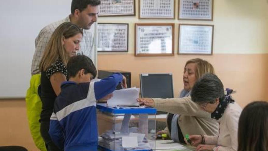 Jornada de votaciones por la jornada escolar el curso pasado.