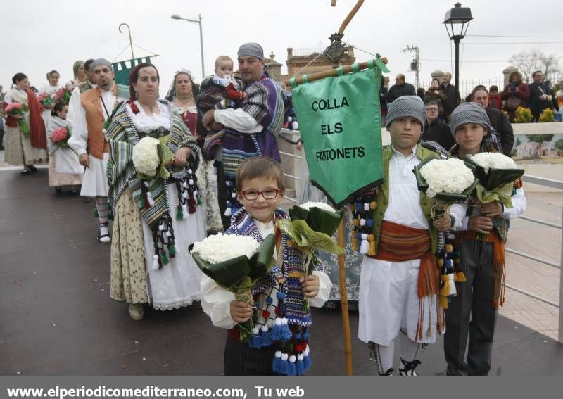 Galería de fotos --  La Ofrenda de Flores pudo con el frío y el viento