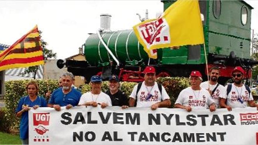Treballadors de Nylstar, en la protesta que van convocar a finals de juliol contra l&#039;ERO.