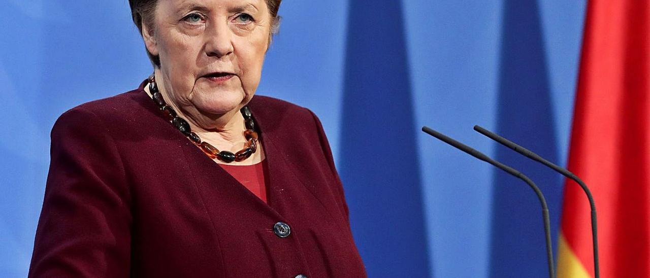 Angela Merkel decide el lunes con los estados federados la vuelta de más restricciones.