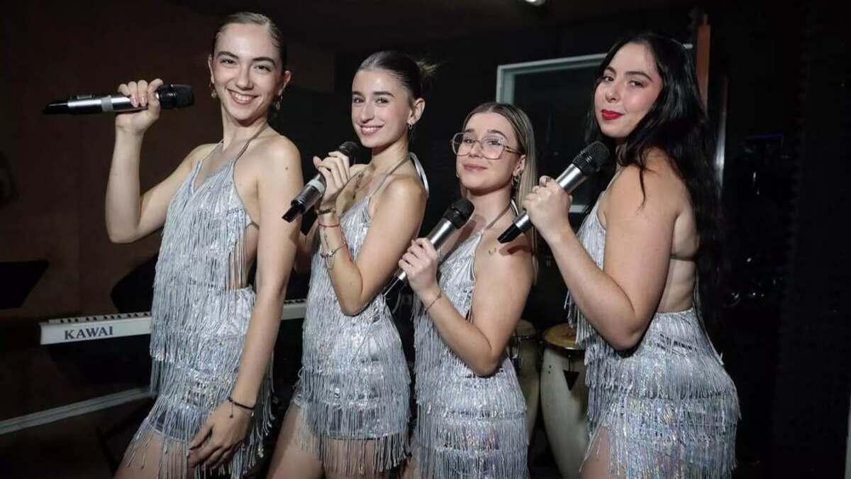 Integrantes de la orquesta Nueva Línea