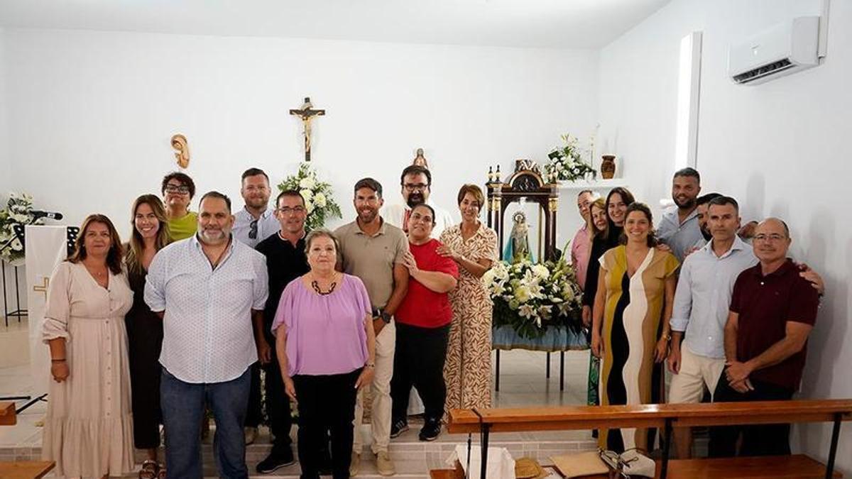Alcaldesa, párroco y responsasbles de la AAVV Valle de Puerto Rico