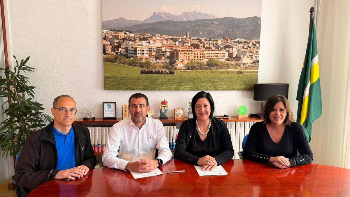 Signatura del conveni entre Aigua de Rigat i Vilanova del Camí