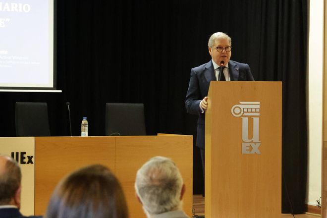 Conferencia en el Espacio UEx de Cáceres