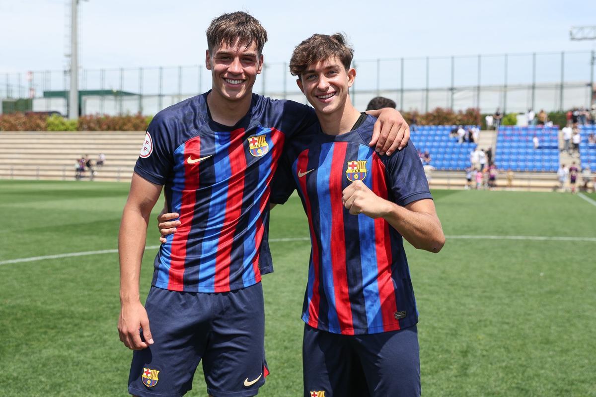 ¡Euforia absoluta! Así ha celebrado el Juvenil 'A' el título de Liga