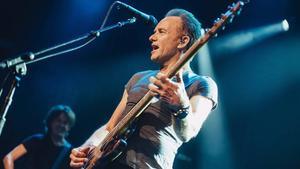 Sting, en una actuación en la sala Bataclan, de París.