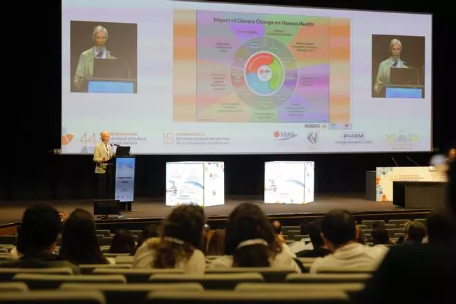 Congreso médico en el Palacio de Congresos de València