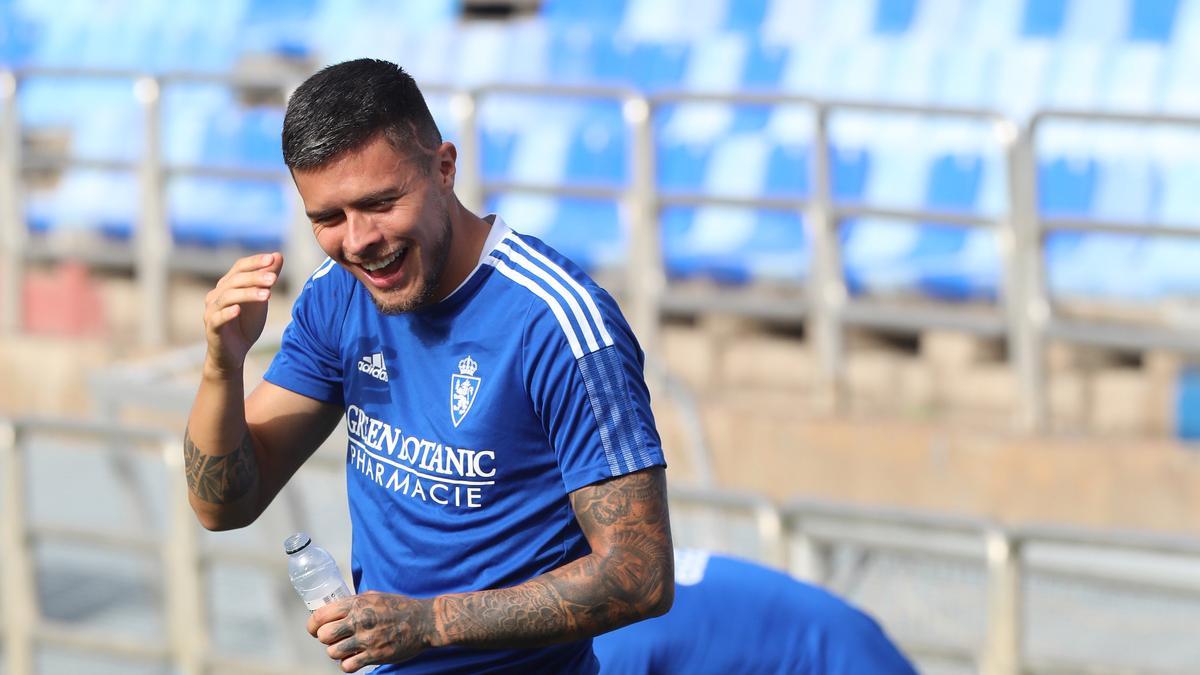 Narváez, en un entrenamiento con el Real Zaragoza.