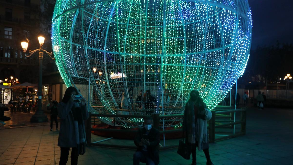 Preparando la Navidad en València: mascarillas en las calles, búsqueda de antígenos y PCR de niños