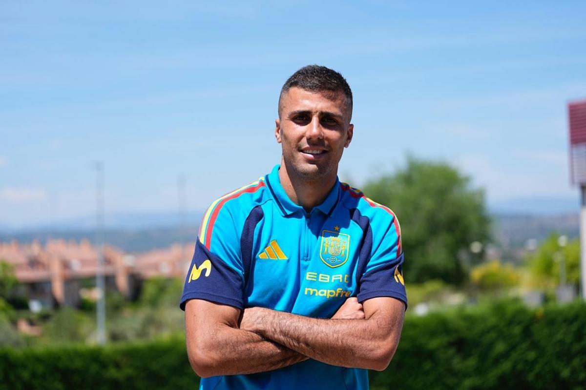 Rodri no tanca la porta al Reial Madrid: «Forma part del futbol. Ja es veurà després del Mundial»