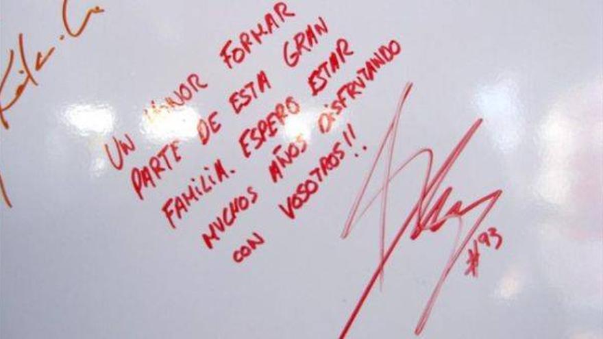 Márquez muestra su deseo, por escrito, de seguir en Honda &quot;muchos años&quot;
