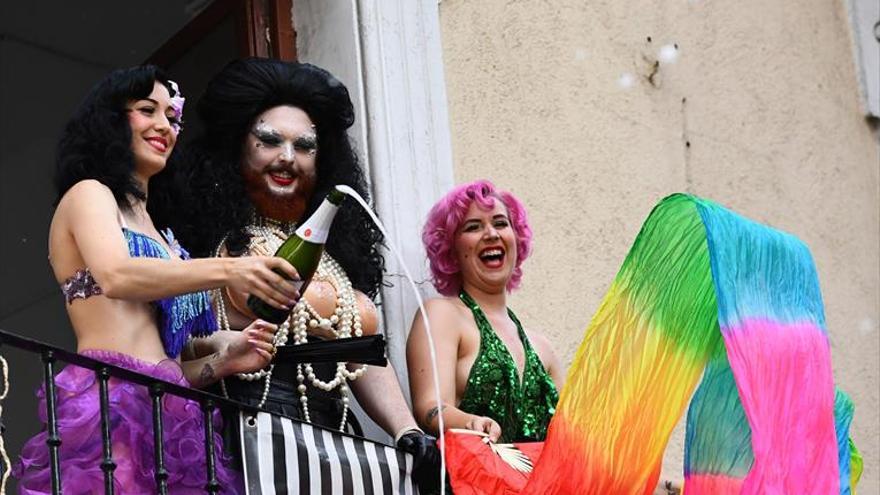 El Orgullo 2020 luce su lucha en balcones y redes sociales