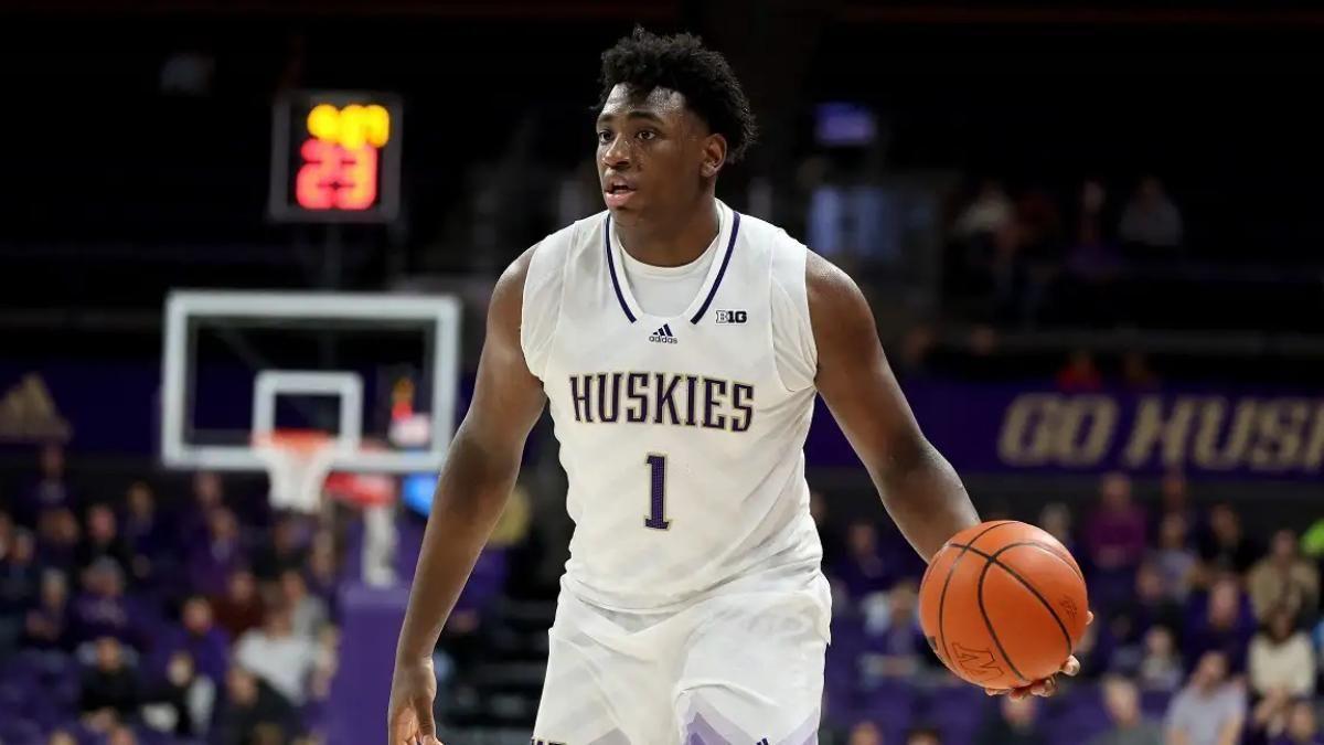 Osobor jugó a gran nivel en los Huskies y le llevó a la NBA Summer League, pero no cerró ningún contrato