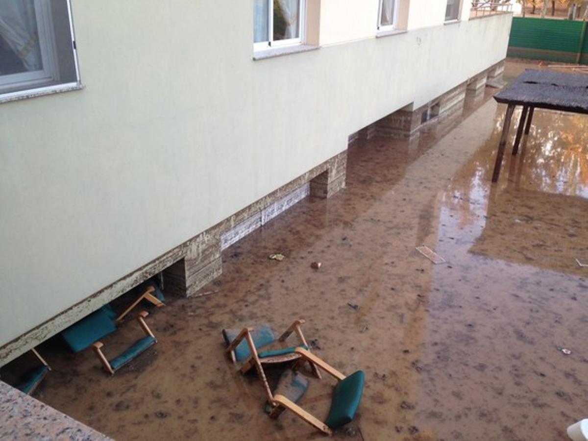 La inundació ha afectat el soterrani del geriàtric d’Agramunt.