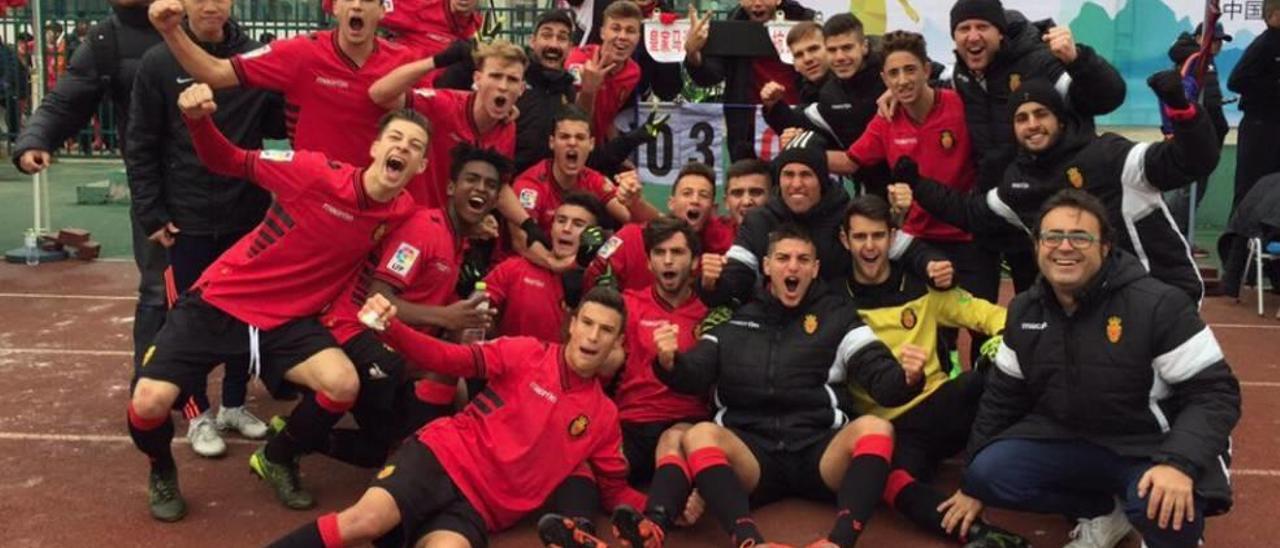 Los jugadores del San Francisco, club asociado con el Mallorca, ayer tras la victoria.