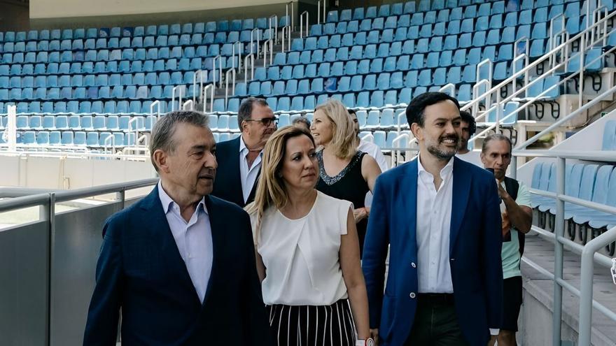 Paulino Rivero, Rosa Dávila y Lope Afonso, en una visita reciente al Heliodoro.