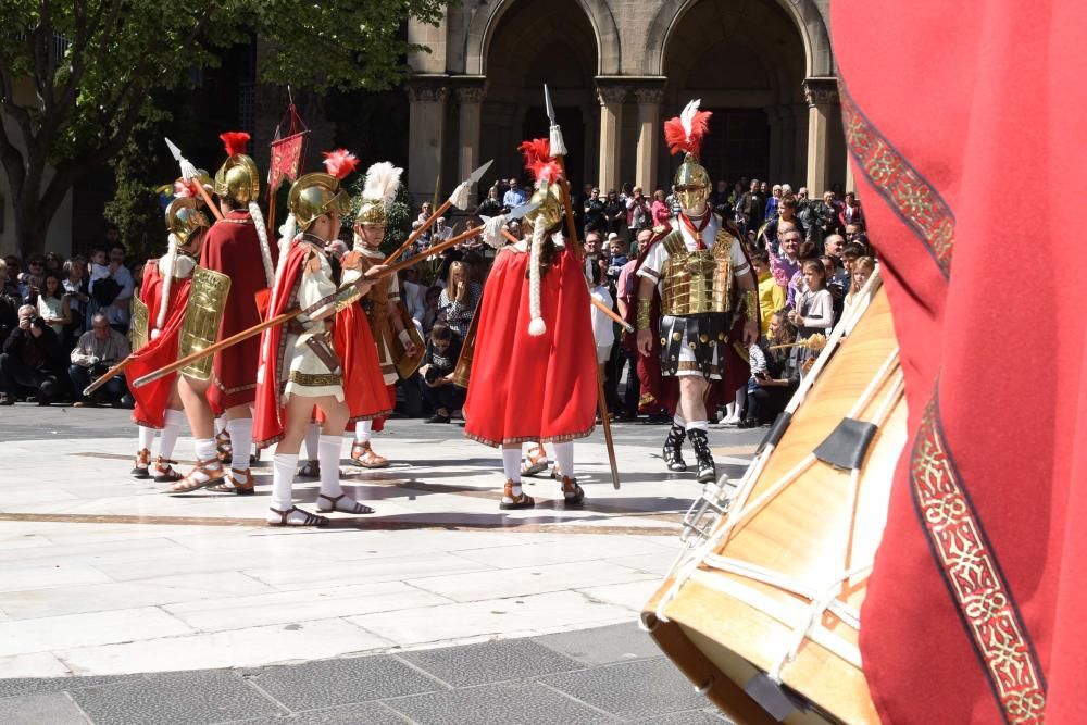 Benedicció de Rams davant l'església de Crist Rei de Manresa i desfilada dels Armats