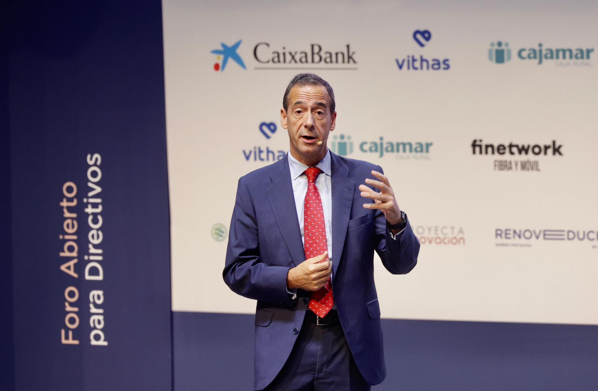 El consejero delegado de CaixaBank, Gonzalo Gortázar, participa en el congreso Opendir, organizado por el Círculo-Directivos de Alicante en el ADDA