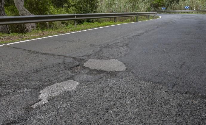 25/01/2018 CUMBRE GRAN CANARIA. Mal estado de las carreteras en la zona de medianías y cumbre de Gran Canaria. Carretea de Moya a Fontanales. FOTO: J. PÉREZ CURBELO