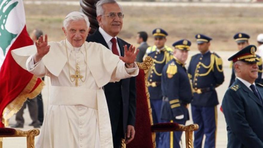 El Papa Benedicto XVI llega a Líbano