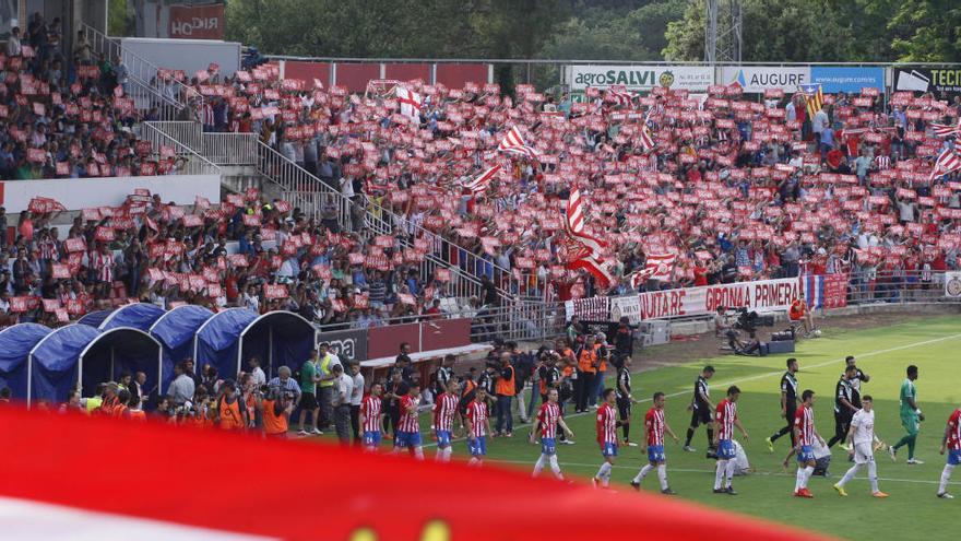 Una perspectiva de Montilivi, amb ambient de gala, per rebre els jugadors del Girona i del Còrdova en el partit del «play-off» d&#039;ascens de la temporada passada