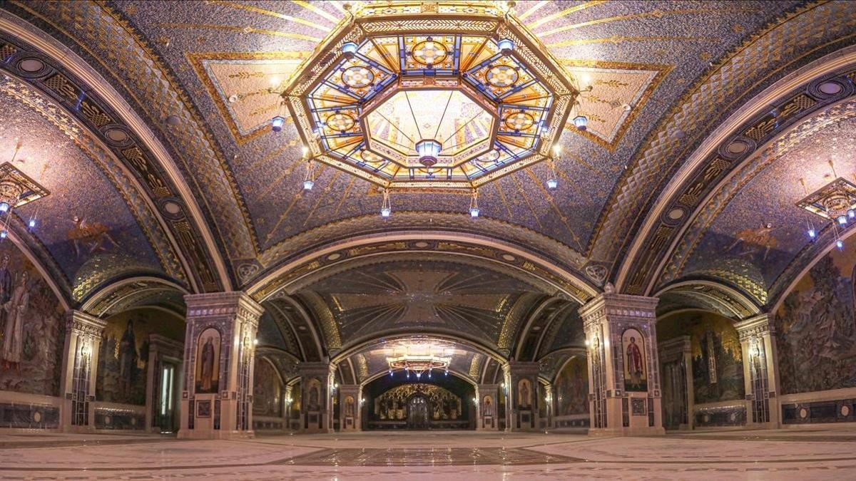 Interior de la catedral de la Resurrección de Cristo.