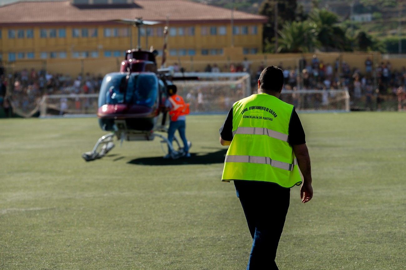 Miles de personas llenan de ilusión el Estadio de Barrial en la llegada de los Reyes Magos