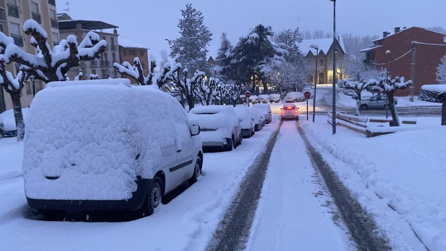 La neu al Pirineu afecta el trànsit a les carreteres de cotes altes