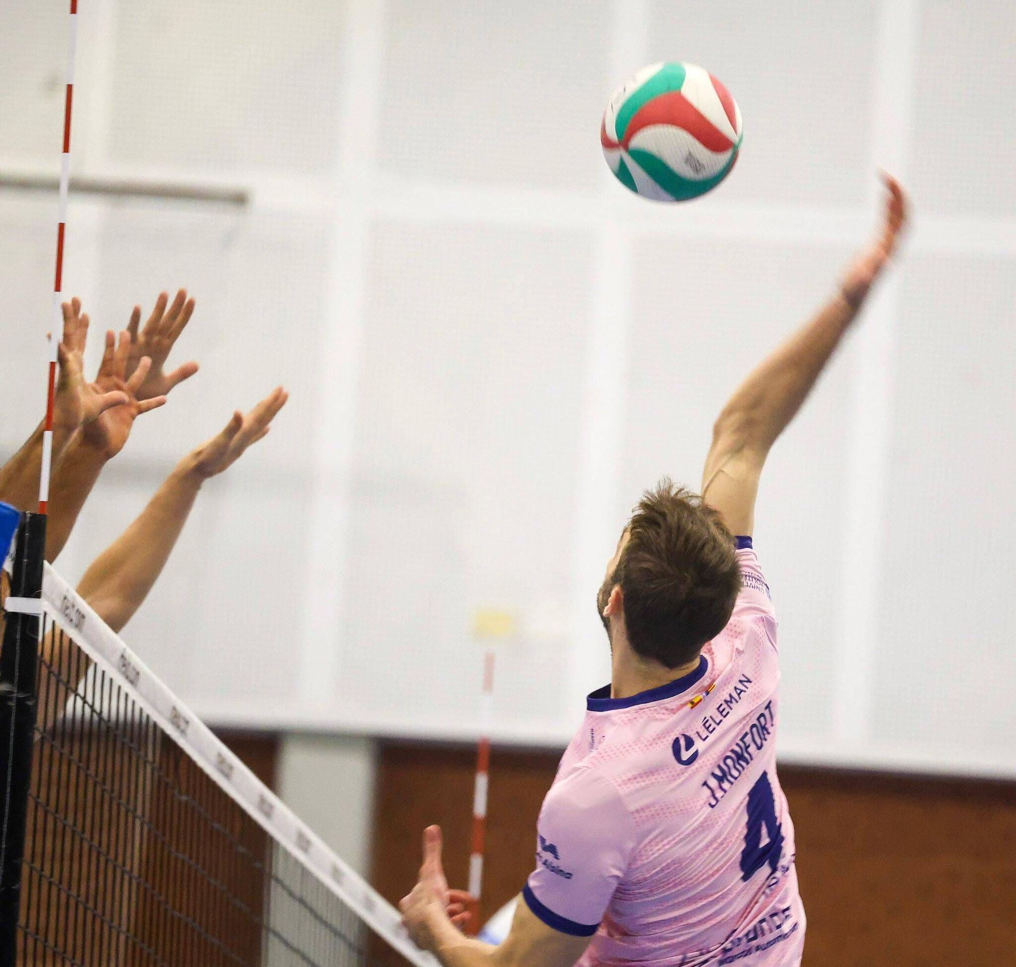 Partido del UPV Léleman Conqueridor ante el Cisneros Alter Tenerife (2-3)