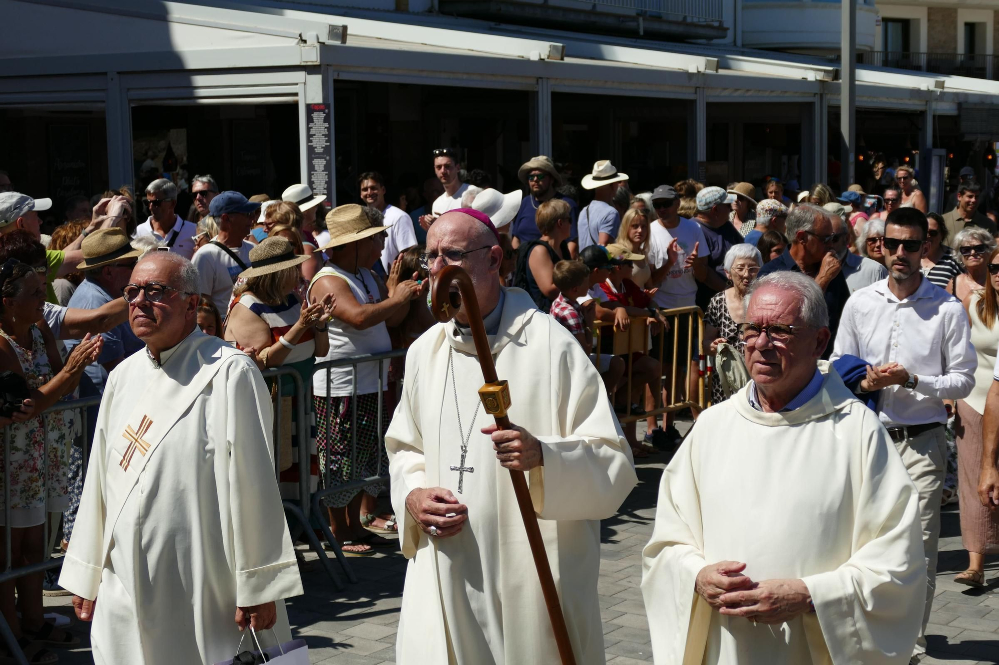 L'Escala commemora la Festa del Carme amb un sentit homenatge a les persones grans i a les seves arrels marineres