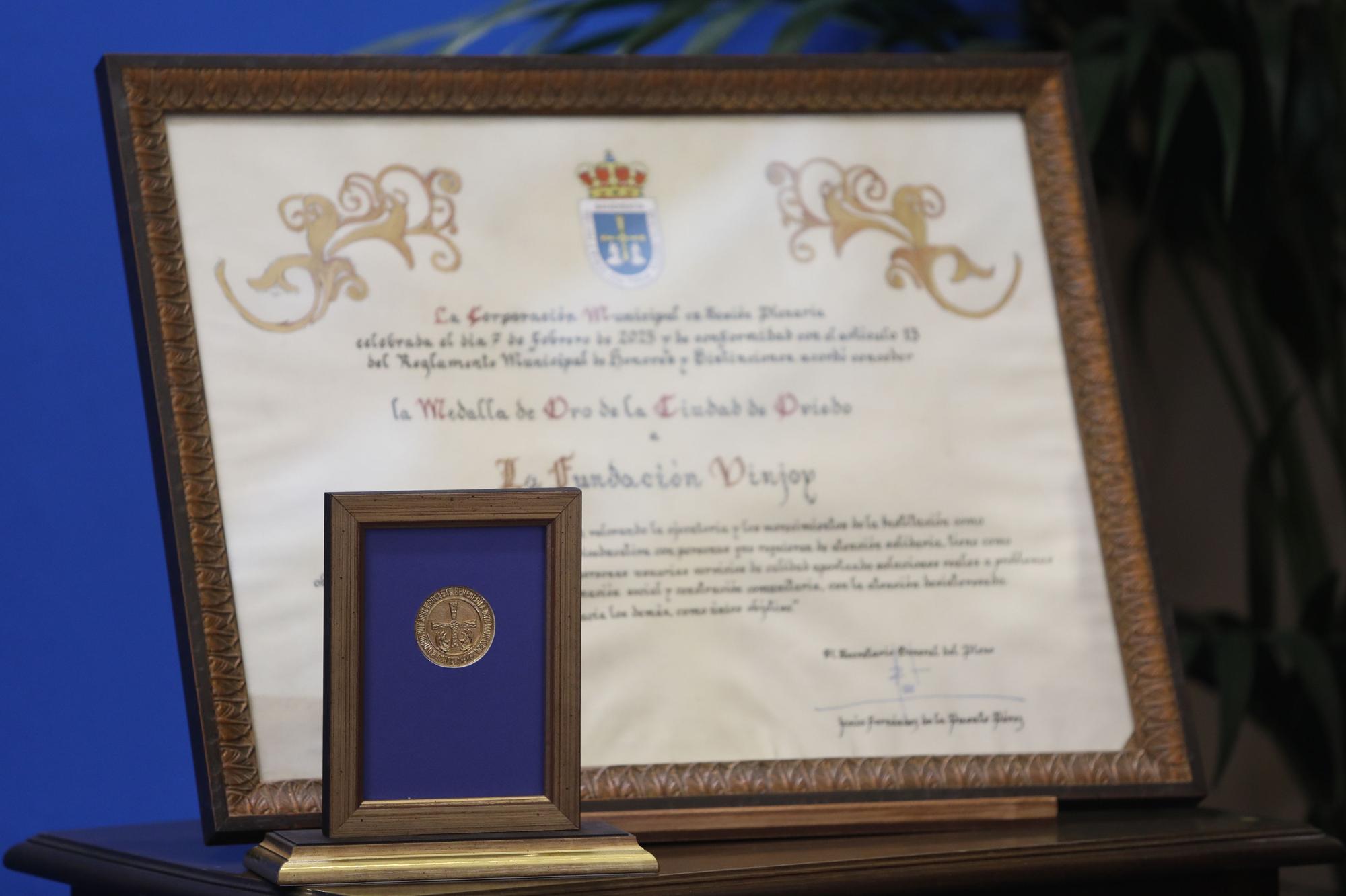 La Fundación Vinjoy, Medalla de Oro de Oviedo por su "compromiso, dignidad y justicia"