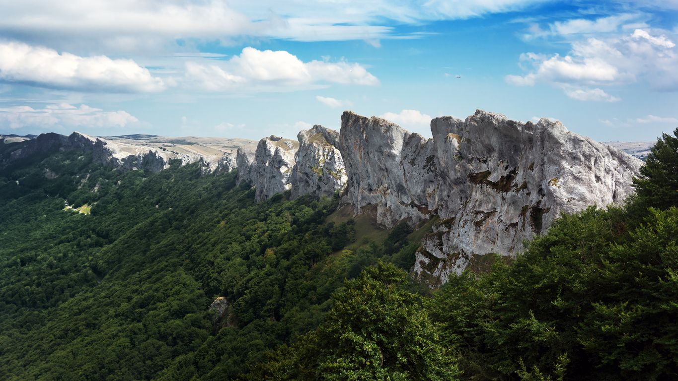 La sierra de Urbasa es un parque natural situado en la comarca de Tierra Estella – Lizarraldea en Navarra.