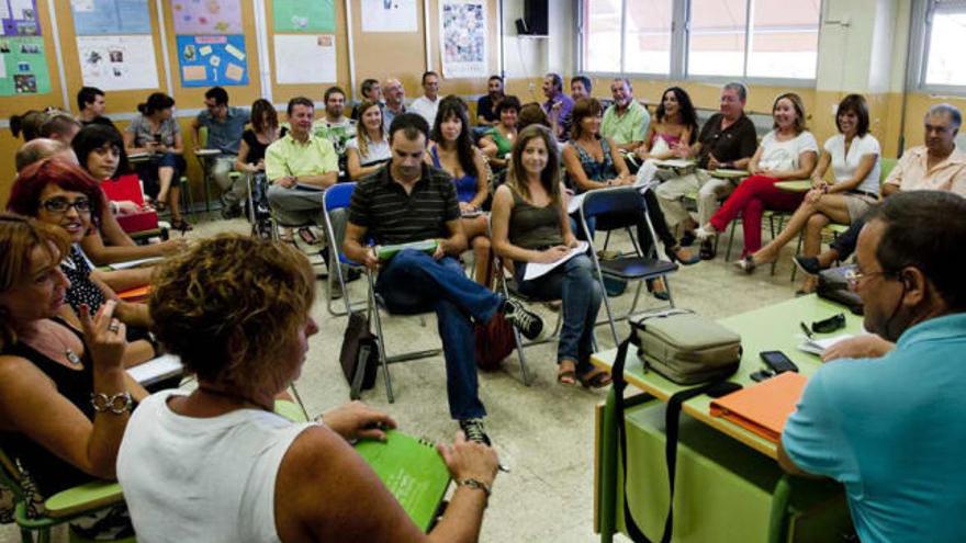 Los directores de colegios de toda la provincia se reunieron ayer para ejercer presión.