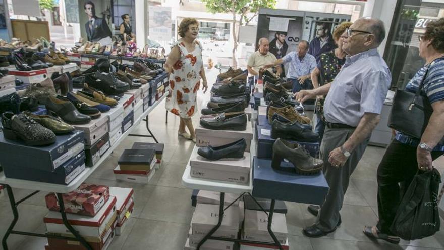 El mercadillo del Domund reabre en Elche más tarde que nunca