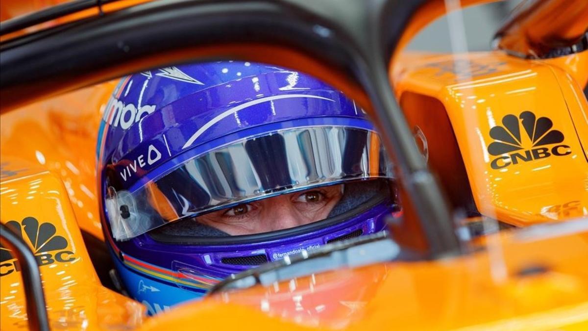 Fernando Alonso, durante los primeros ensayos del GP de Francia hoy con su McLaren-Renault.