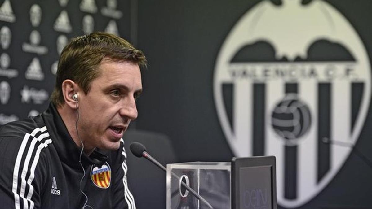 Un polémico tuit contra Neville le ha costado a Caneda no firmar por el Valencia