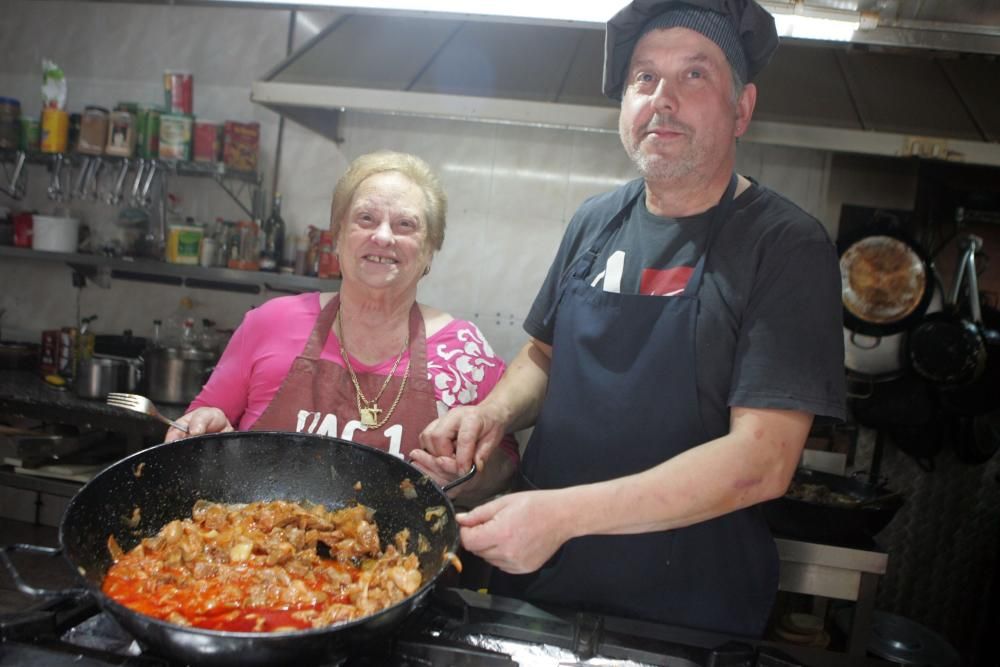 Forcarei pone la mesa