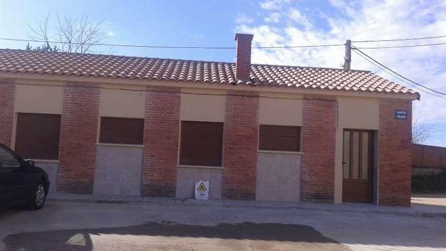 Las antguas escuelas, convertidas en centro cultural de Matilla.