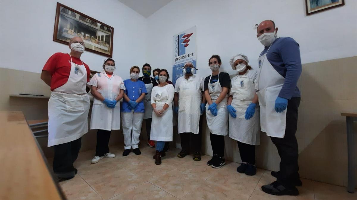 Coronavirus en Córdoba: el comedor de los Trinitarios atiende a 151 personas el Viernes Santo