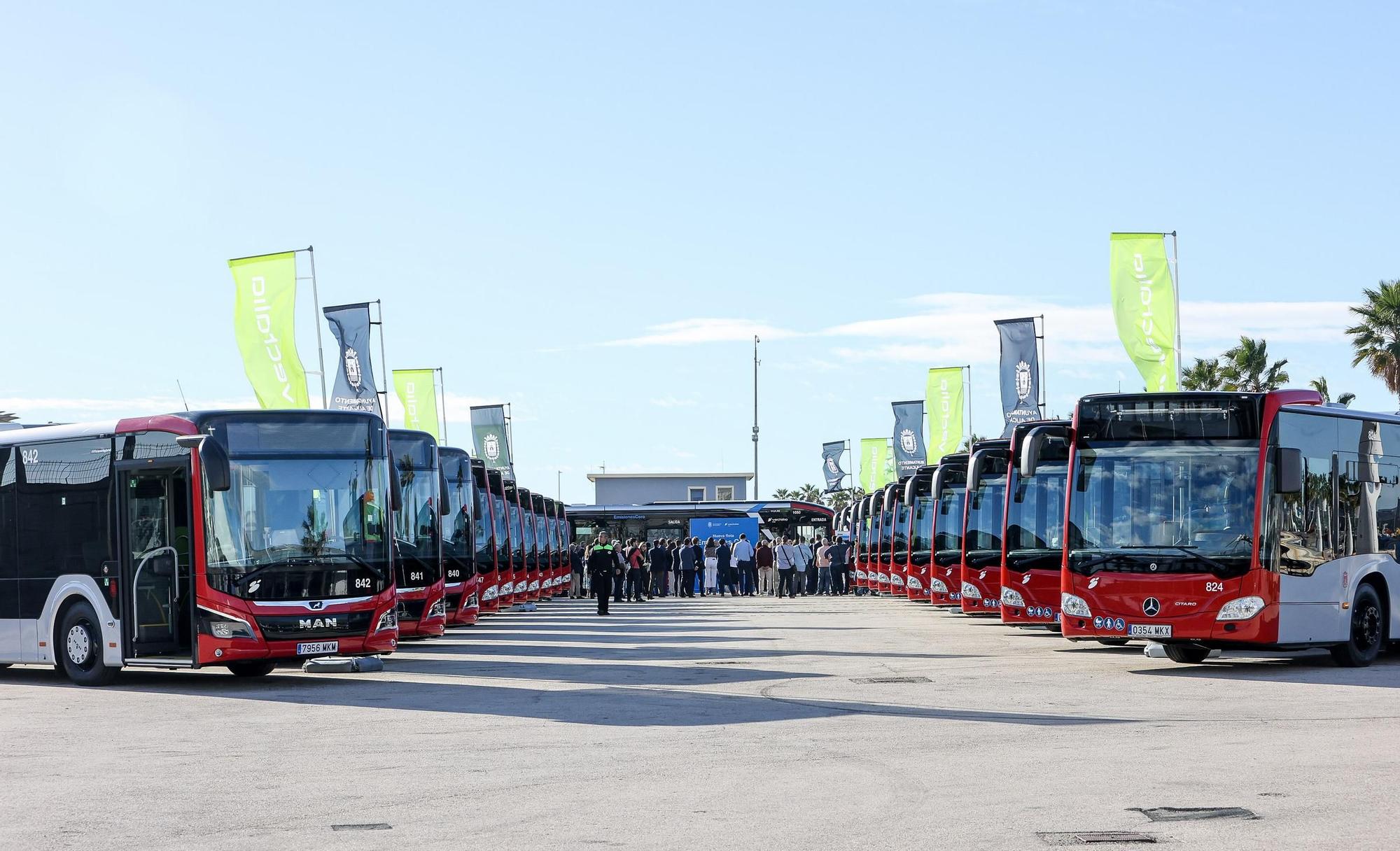 Presentacion de los nuevos autobuses híbridos y electricos de Vectalia