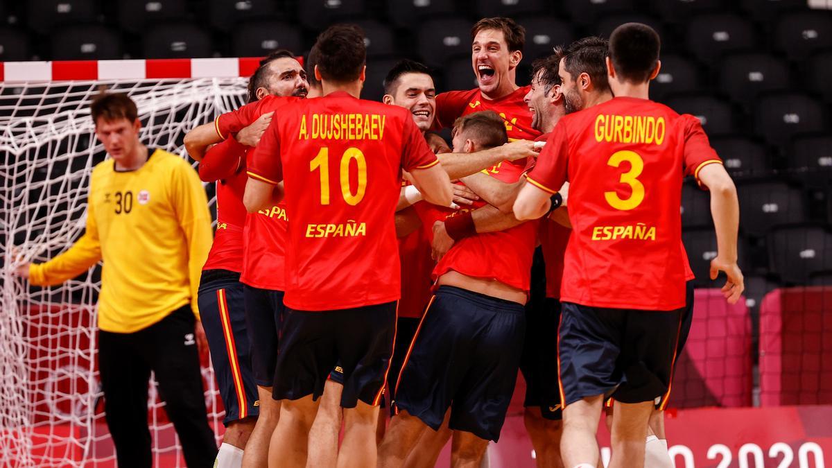 Los hispanos celebran su victoria ante el conjunto noruega.