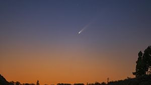 GRAFCAN4517. VEGA DE SAN MATEO (GRAN CANARIA) (ESPAÑA), 25/09/2024.- El cometa C/2023 A3 (Tsuchinshan-ATLAS), del que se espera que sea uno de los más brillantes del siglo, ha comenzado a verse sobre Canarias en la madrugada de este miércoles. Imagen tomada unos 50 minutos antes del amanecer desde la zona de acampada de Los Llanos del Salado, en la cumbre de Gran Canaria, por el fotógrafo Nacho G. Oramas y facilitada a EFE por su autor. EFE/Nacho G. Oramas SOLO USO EDITORIAL/SOLO DISPONIBLE PARA ILUSTRAR LA NOTICIA QUE ACOMPAÑA (CRÉDITO OBLIGATORIO)