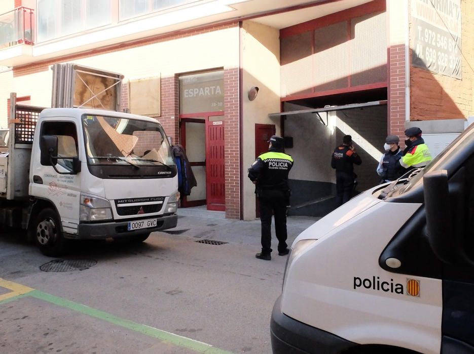 Operació policial antidroga en uns pisos de Figueres