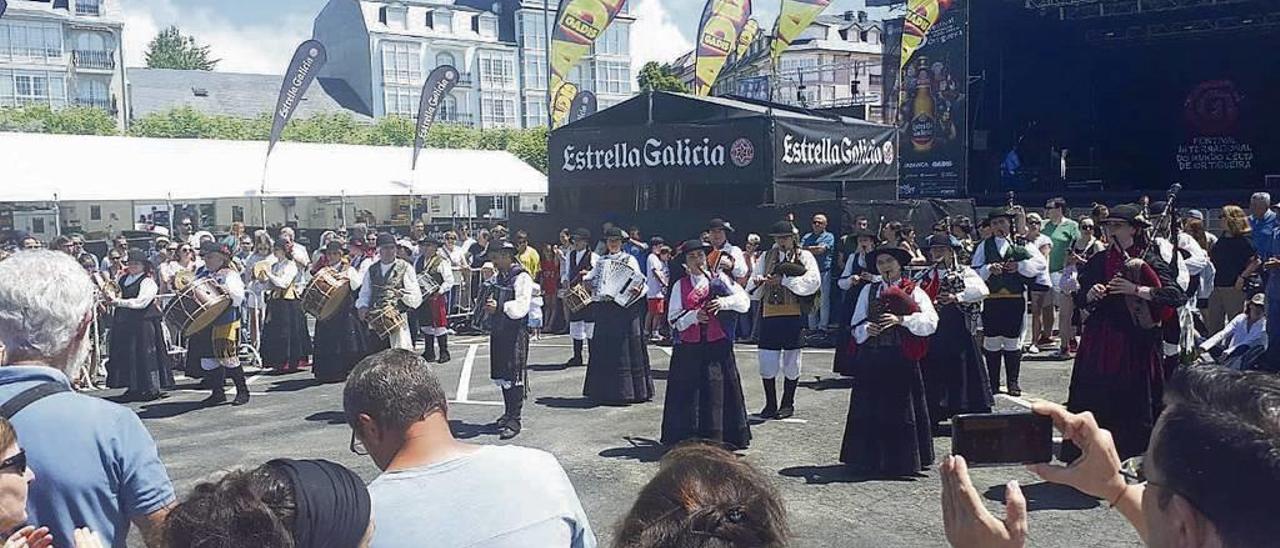 Foto de la última actuación de la Banda de Gaitas de Barbude en el Festival de Ortigueira, el domingo.